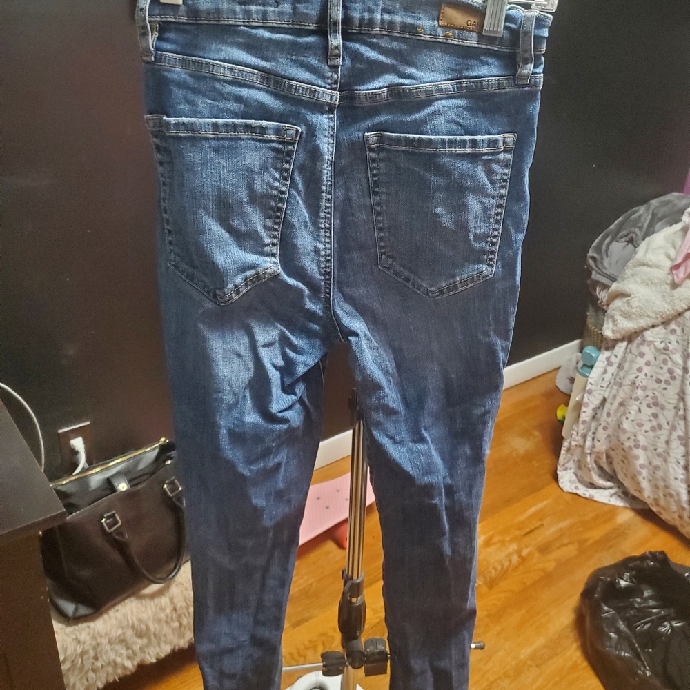 🌷Ripped Ultra High Rise Jeans (Size 5)🌷 - Picture 3 of 3